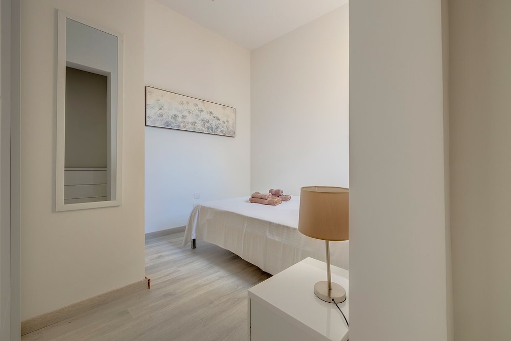 Apartment (2 Bedrooms)