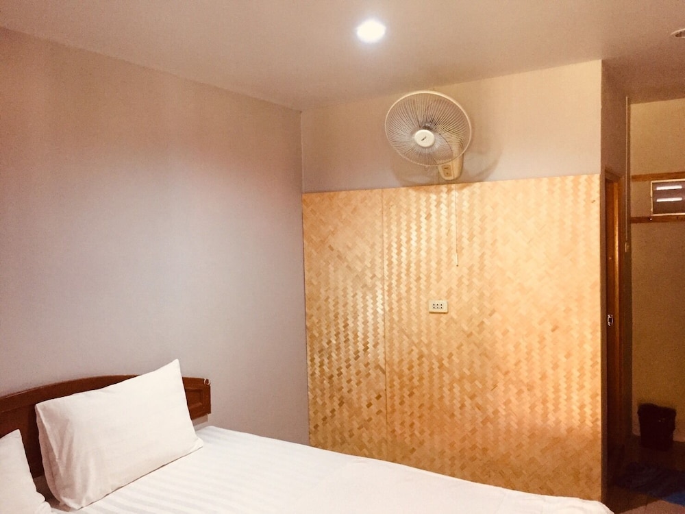 Standard Double - Fan Room