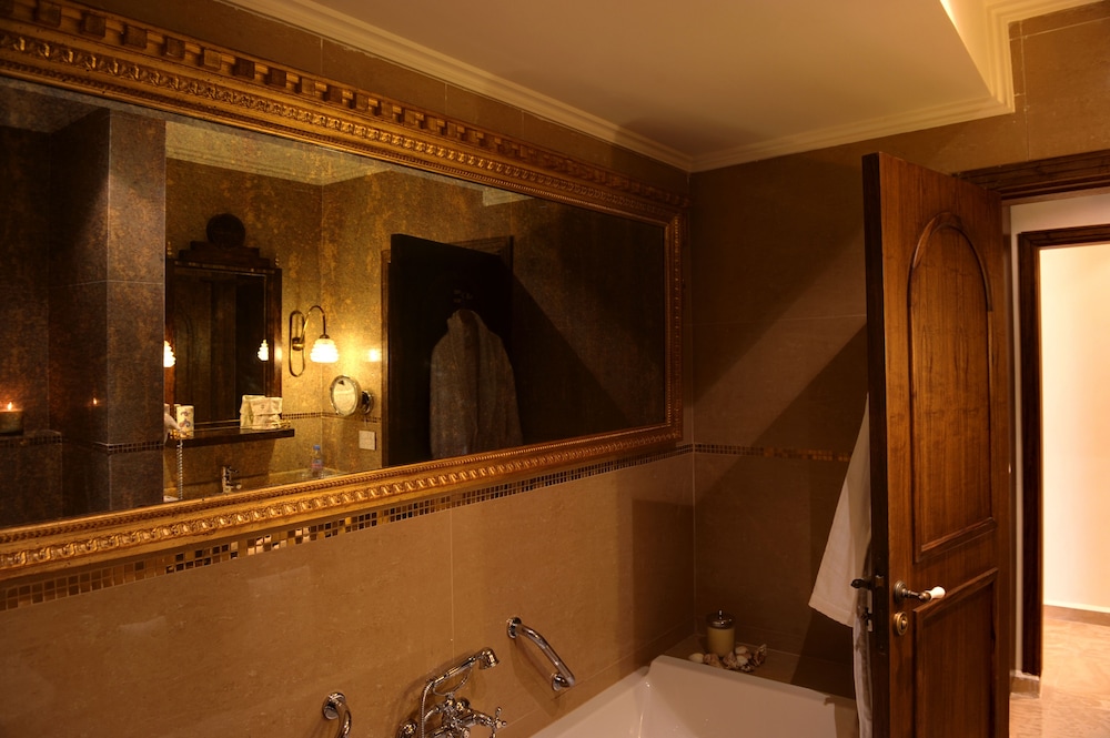 Junior Suite ( Port View ) photo 2