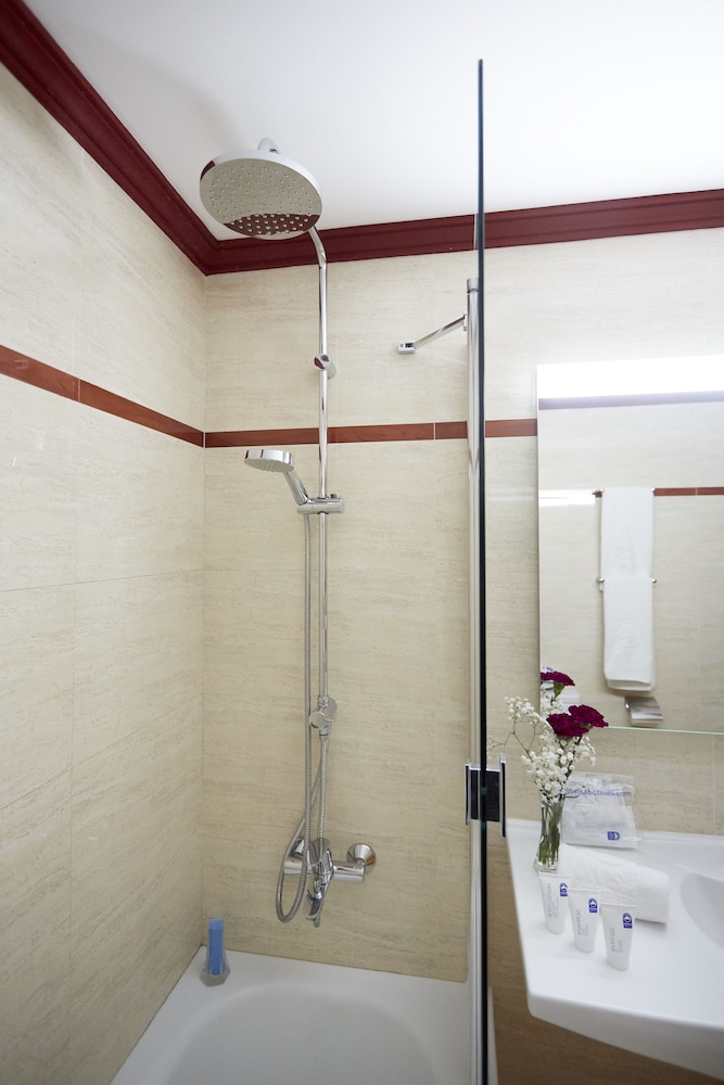 Standard Double Room - Photo 4