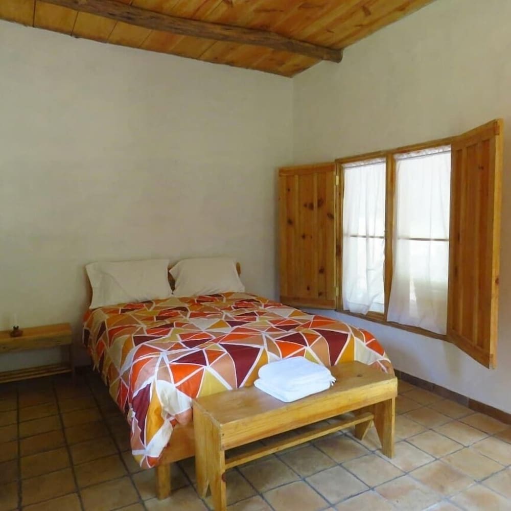 Traditional Triple Room, Multiple Beds photo 2