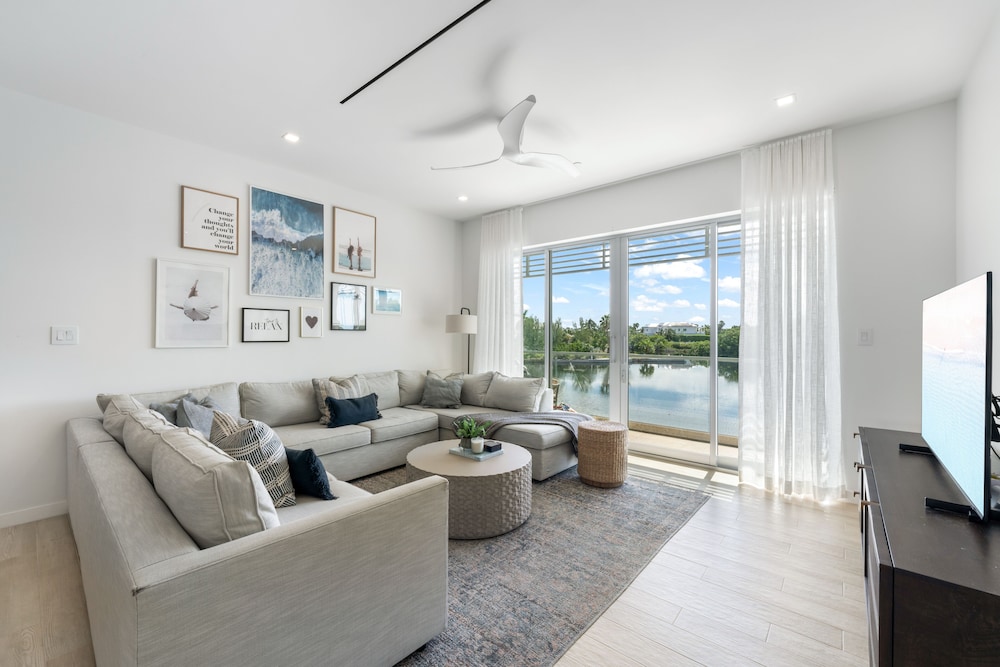 Premium Condo, 2 Bedrooms