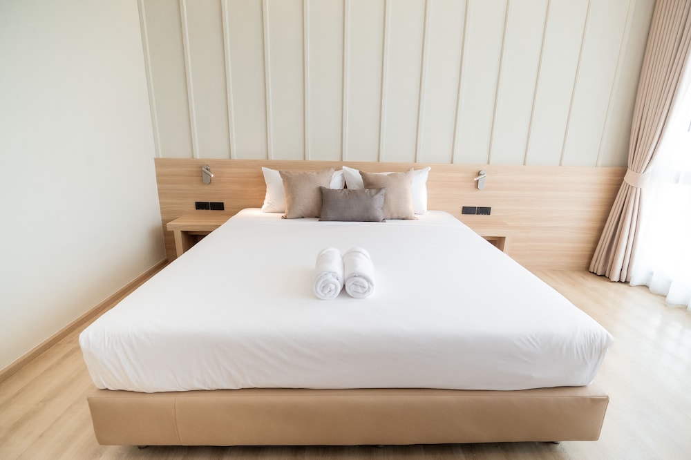 Superior King Bed Room - Photo 2