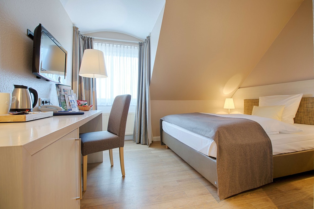 Comfort Room, 1 Queen Bed