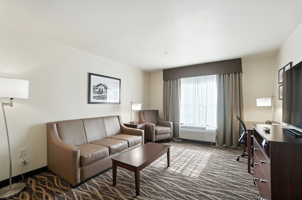 Suite, Multiple Beds, Non Smoking (Extended Stay) - Photo 6