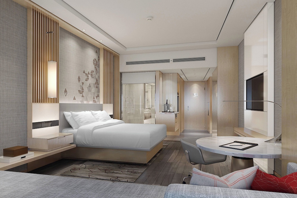 Executive Suite, 1 Bedroom, City View - Photo 9