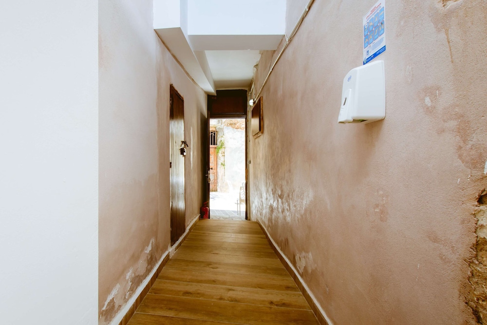 Double Room - Photo 4