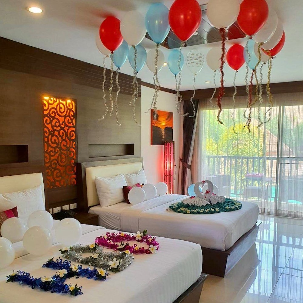 Family Suite, Pool View photo 3