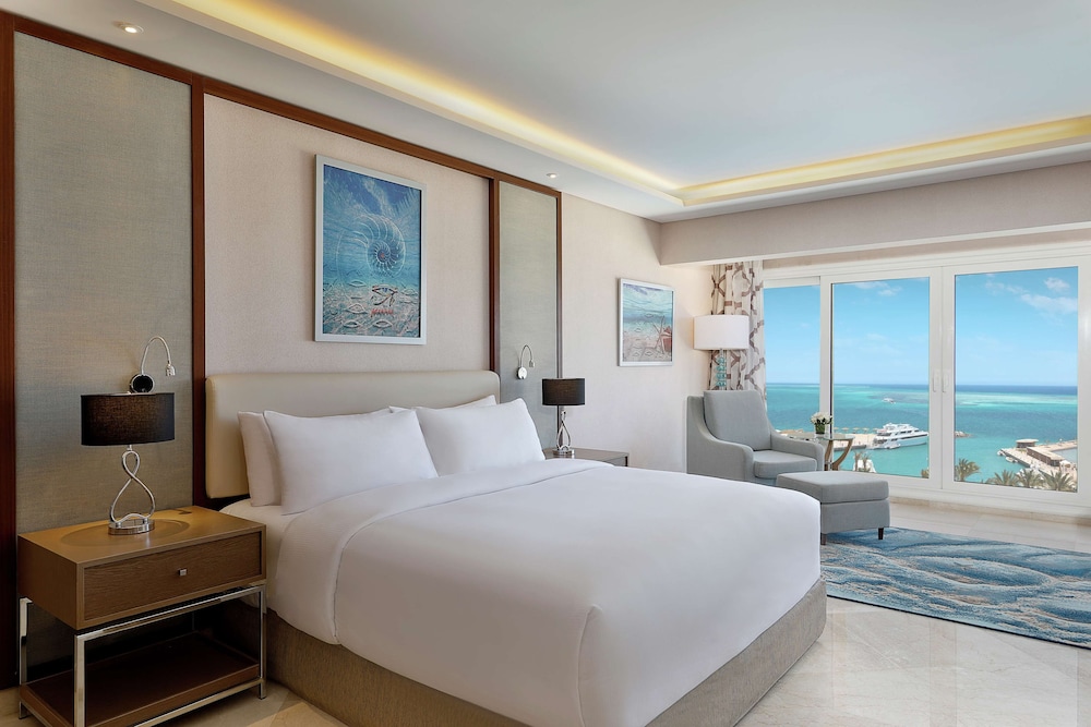 Suite, 1 King Bed, Kitchenette, Sea View (Blue Bay)