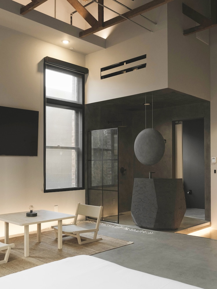 Superior Room thumbnail 6