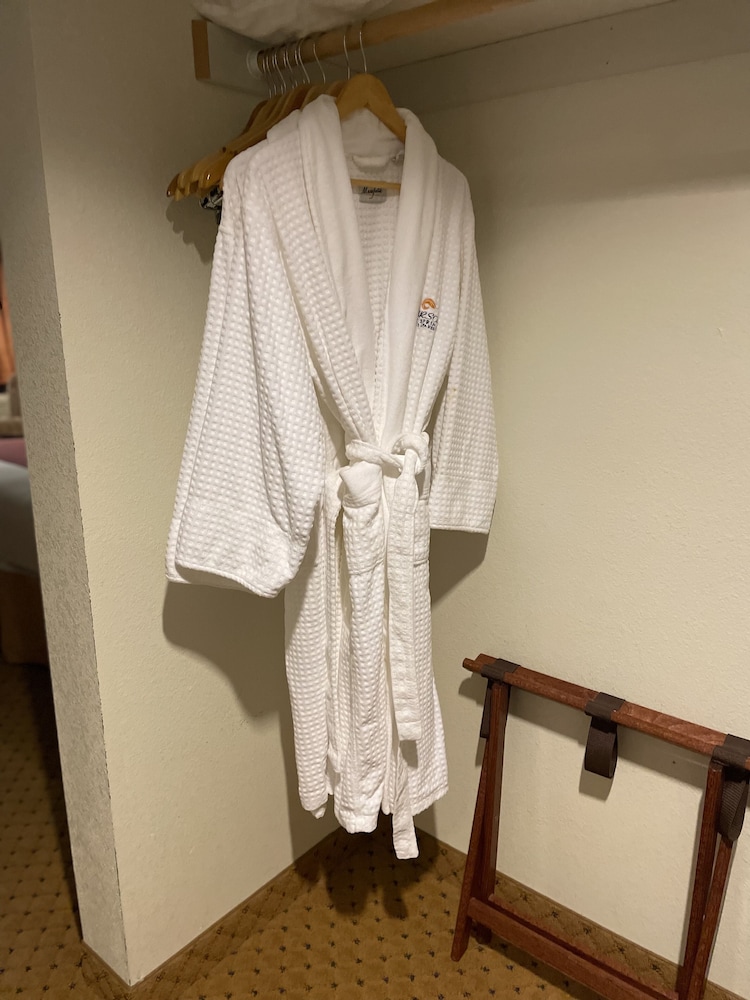 Deluxe Room, 2 Queen Beds, Hot Tub photo 2