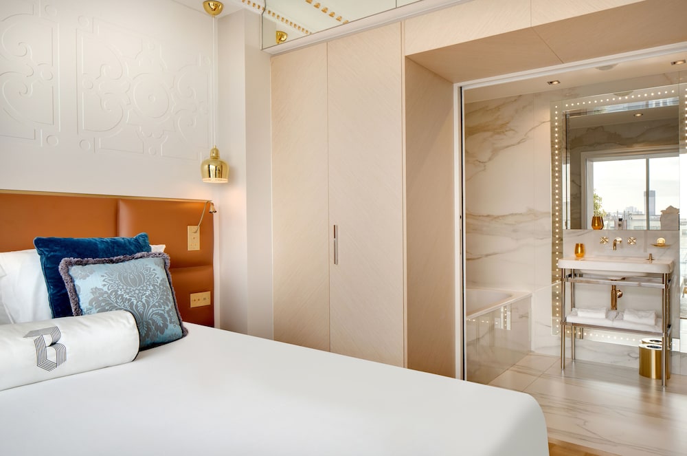 Prestige Eiffel Suite