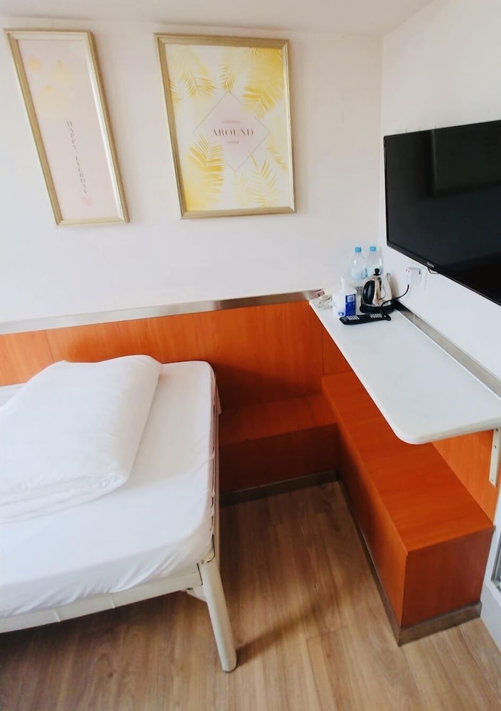 Basic Twin Room photo 2