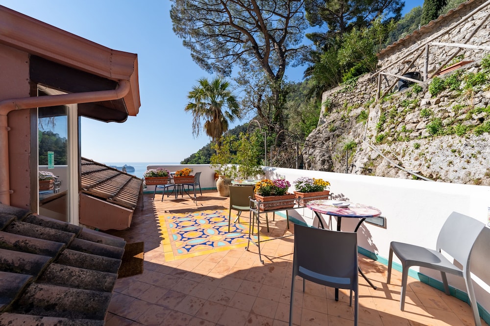 Double Room with Attic, Sea View and External Terrace