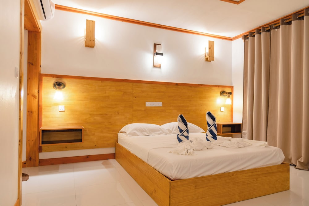 Deluxe Double Room, Sea View, Beachfront photo 2