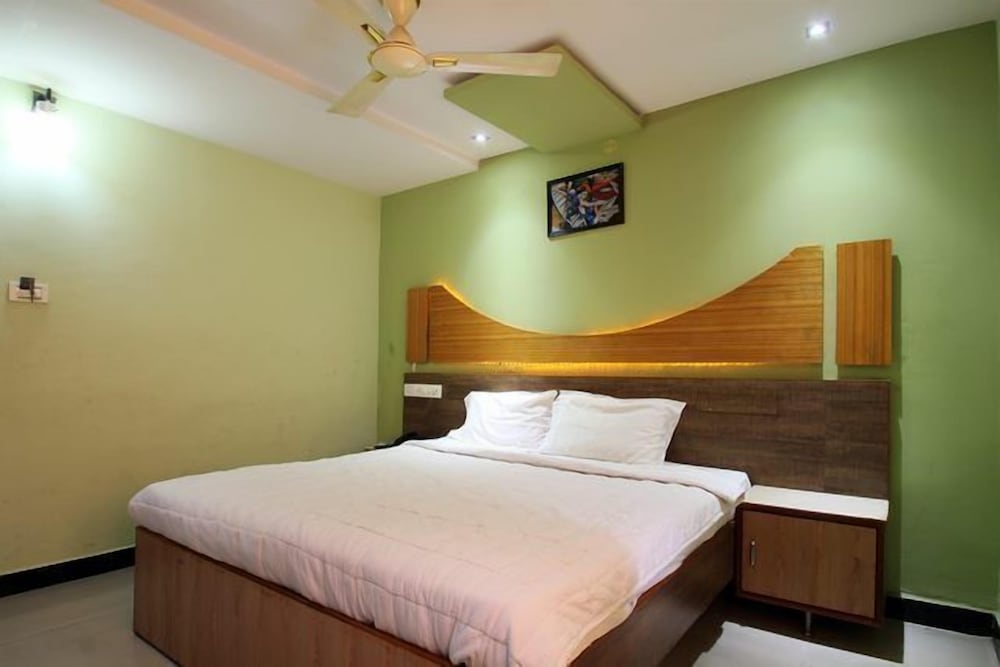Deluxe A/C Room photo 2