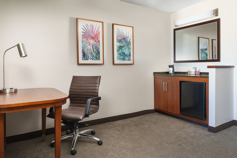 Standard Room, Multiple Beds - Photo 4