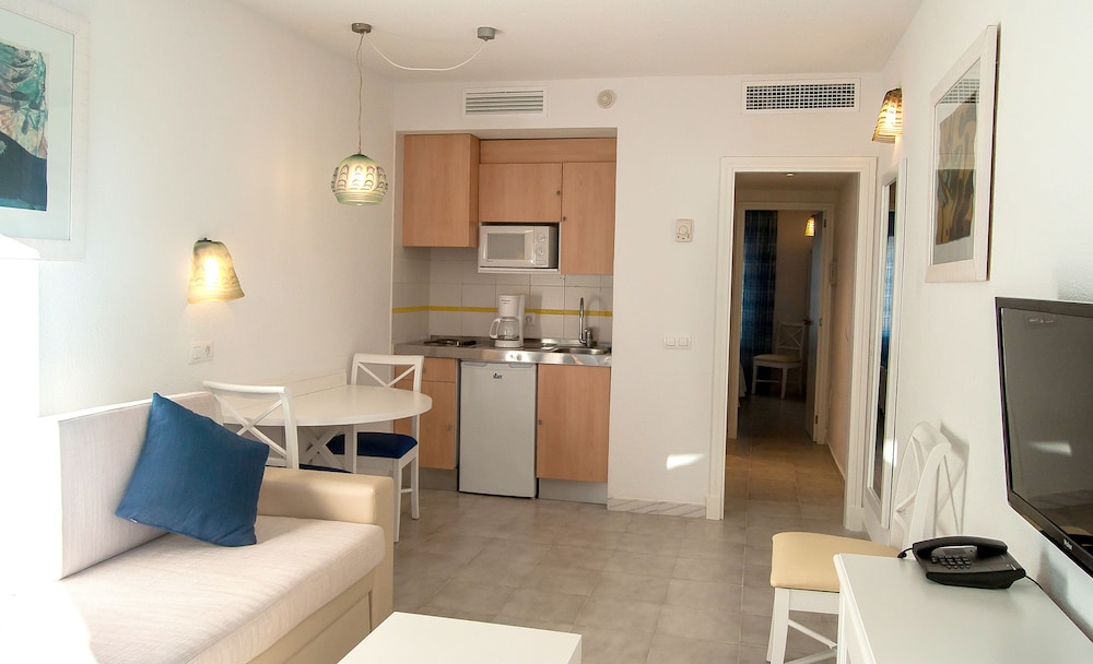Family Apartment, 1 Bedroom (2 adults  + 1 child) photo 3
