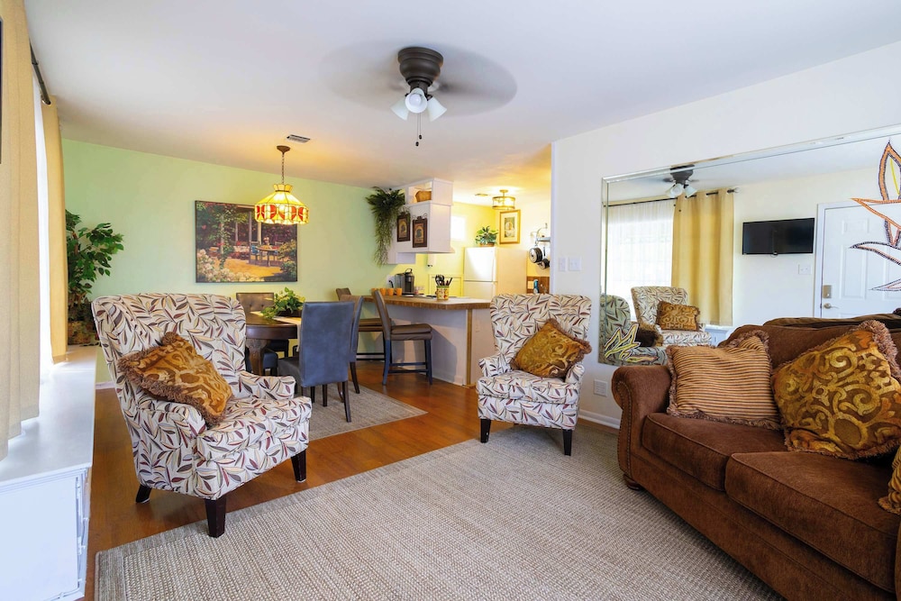 Apartment, Multiple Beds, Balcony, Garden View (Mariposa Monarch) photo 1