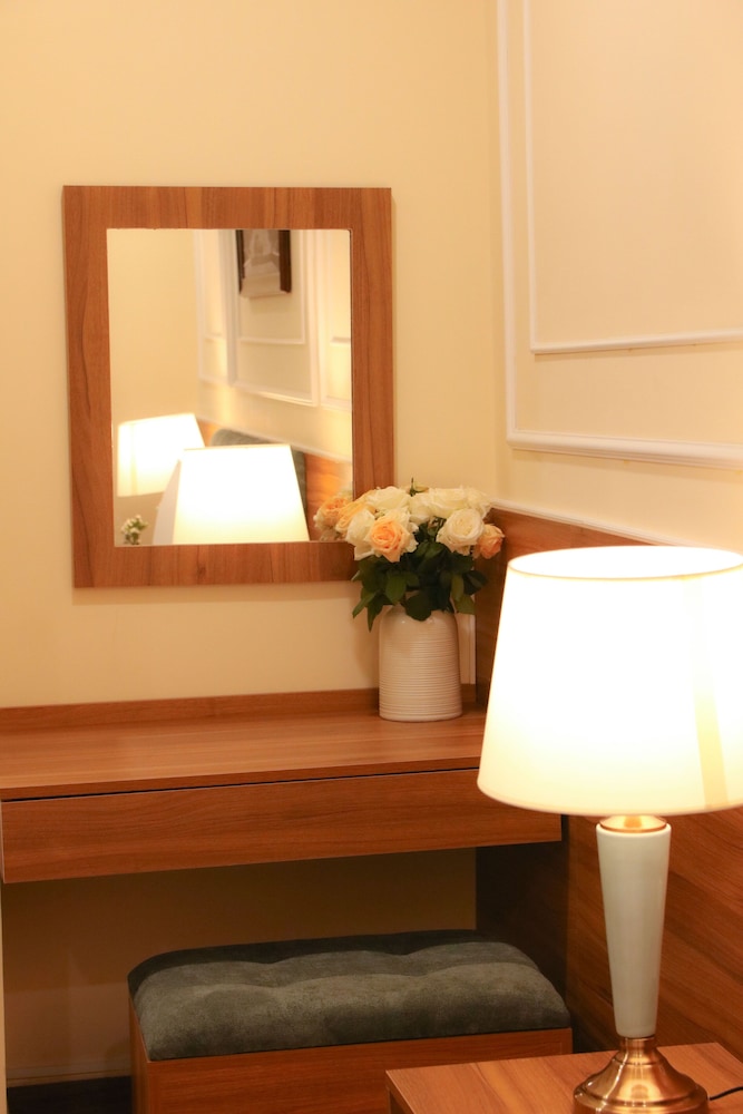 Deluxe Double Room, City View - Photo 12