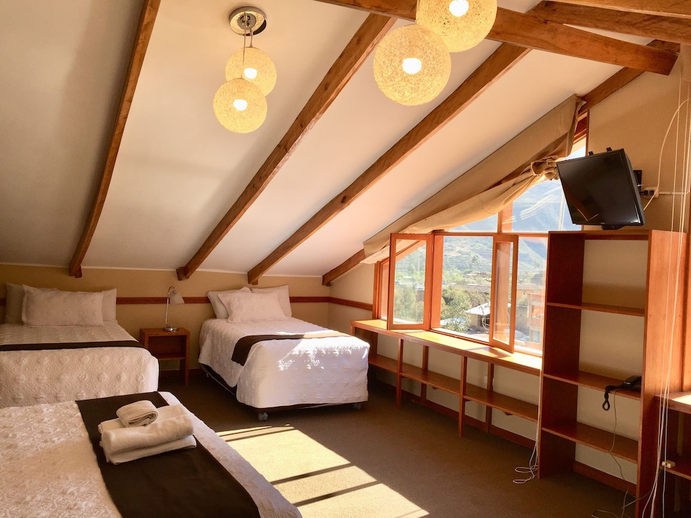 Exclusive Suite, Jetted Tub, Mountain View photo 2