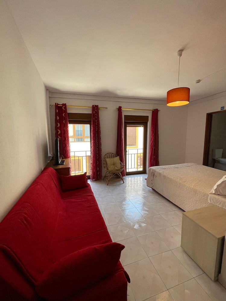 Deluxe Triple Room photo 3