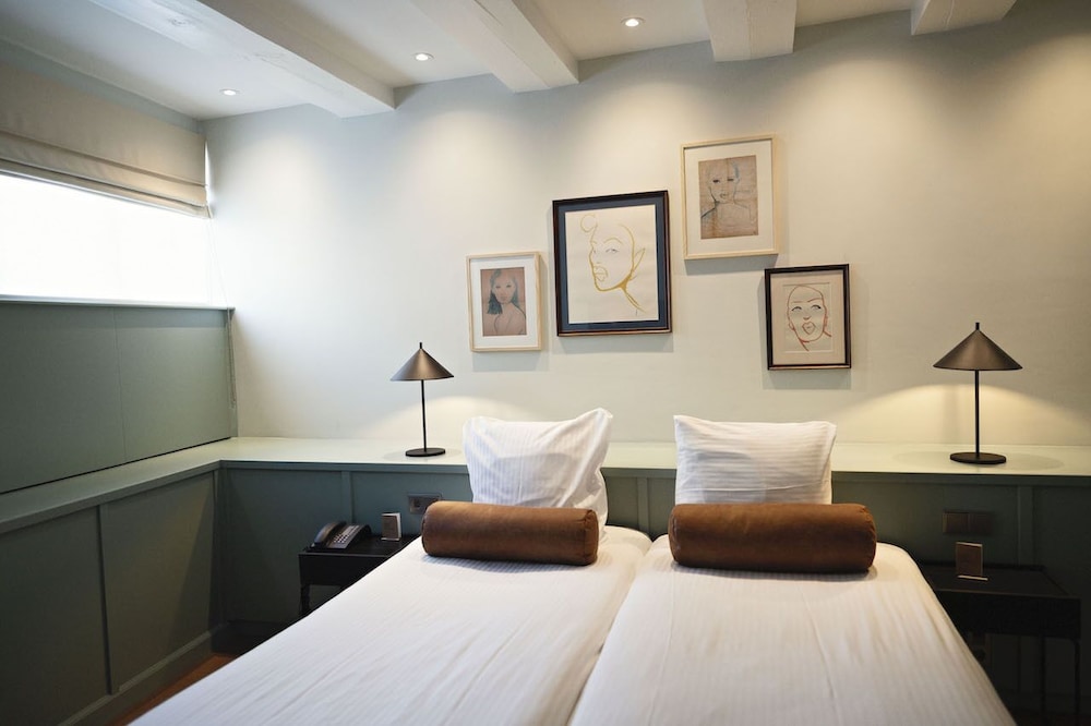 Economy Twin Room
