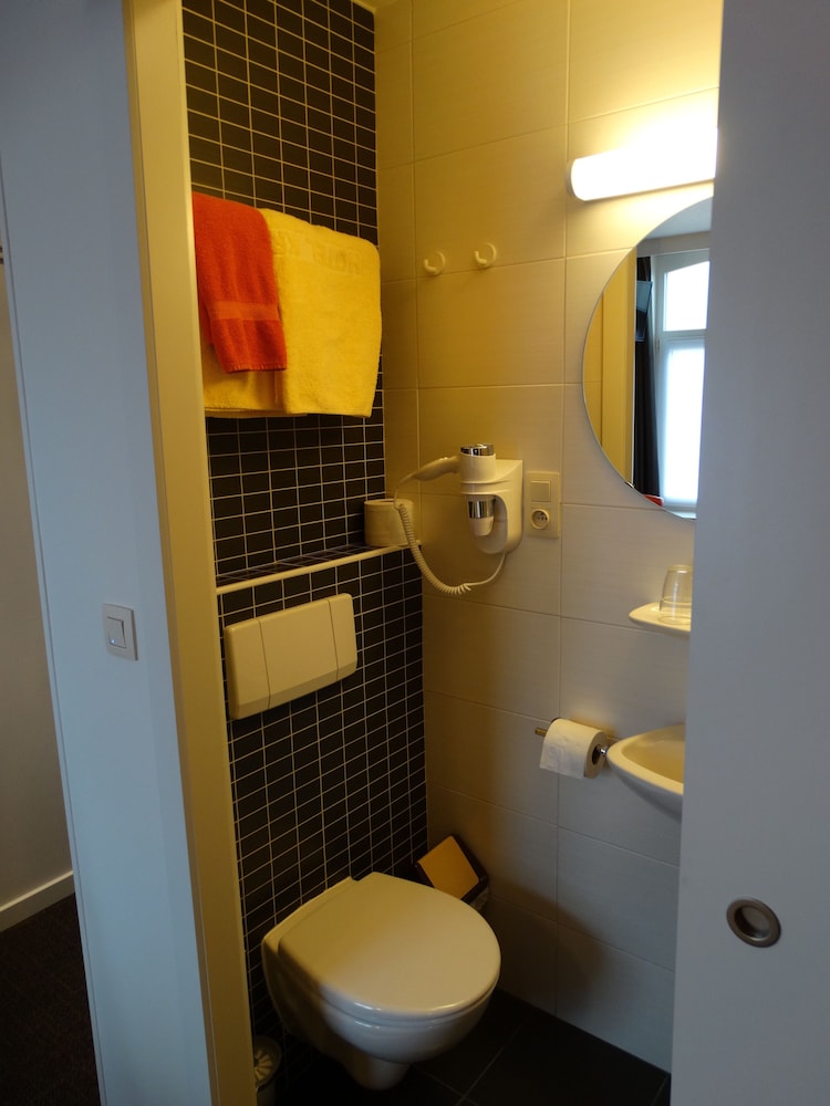Basic Double Room photo 2