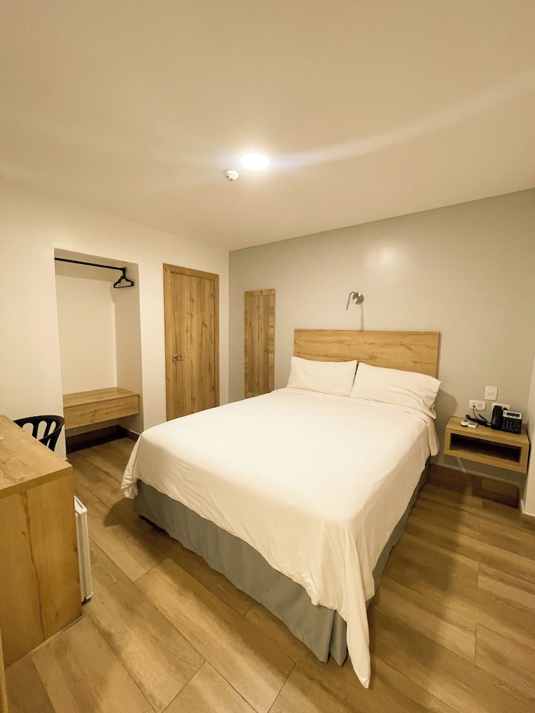 Standard Double Room, 1 Queen Bed photo 2