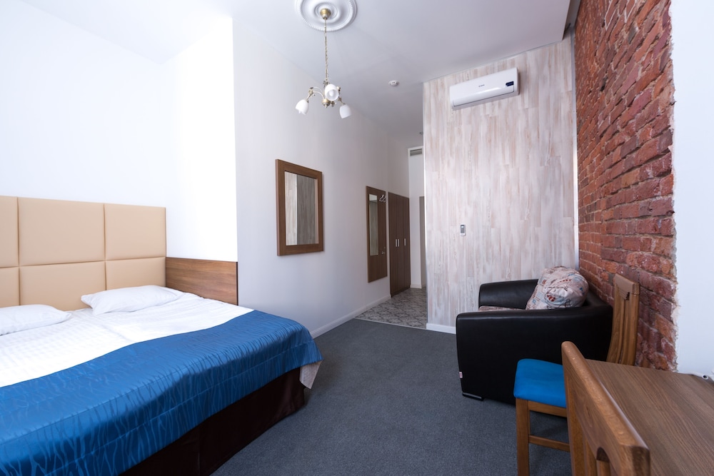 Standard Double Room (with Sofa) photo 1
