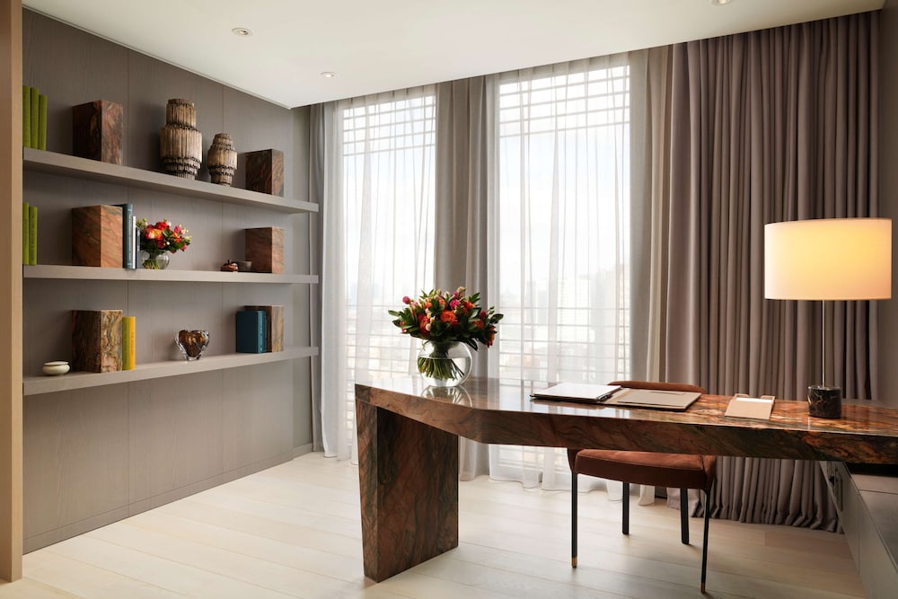 Suite (Pan Pacific)