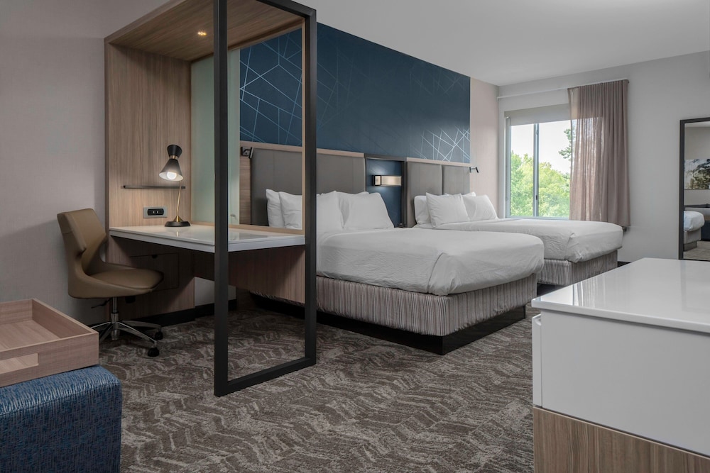 Suite, 2 Queen Beds - Photo 3