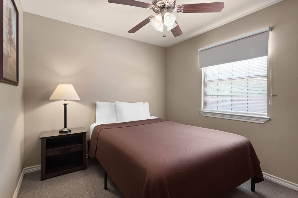 Suite, 1 Bedroom, Non Smoking photo 1