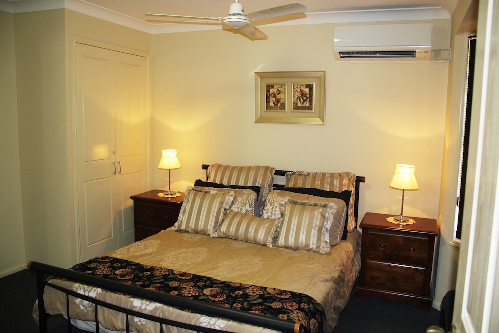 Apartment 2 photo 3