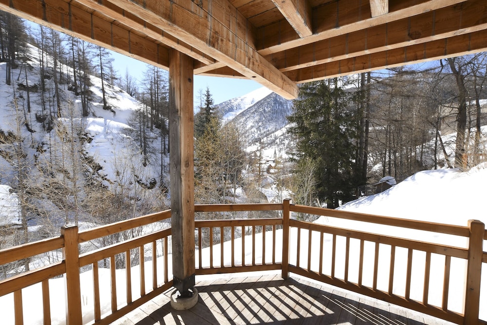 Quadruple Room, Private Bathroom (Epine-Vinette) photo 2