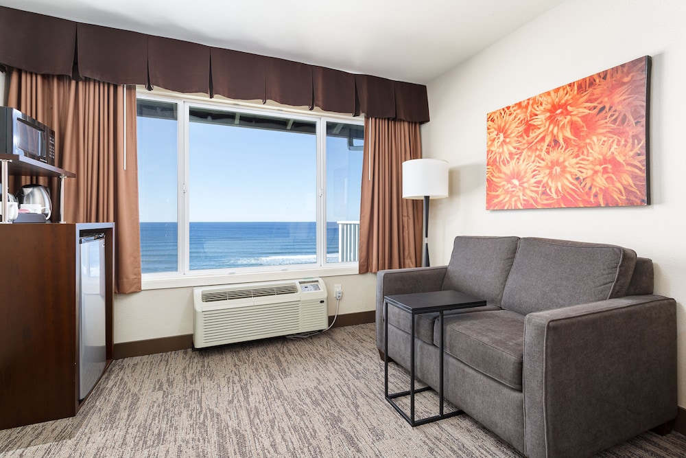 Deluxe Room, 1 Queen Bed, Ocean View, Oceanfront photo 2