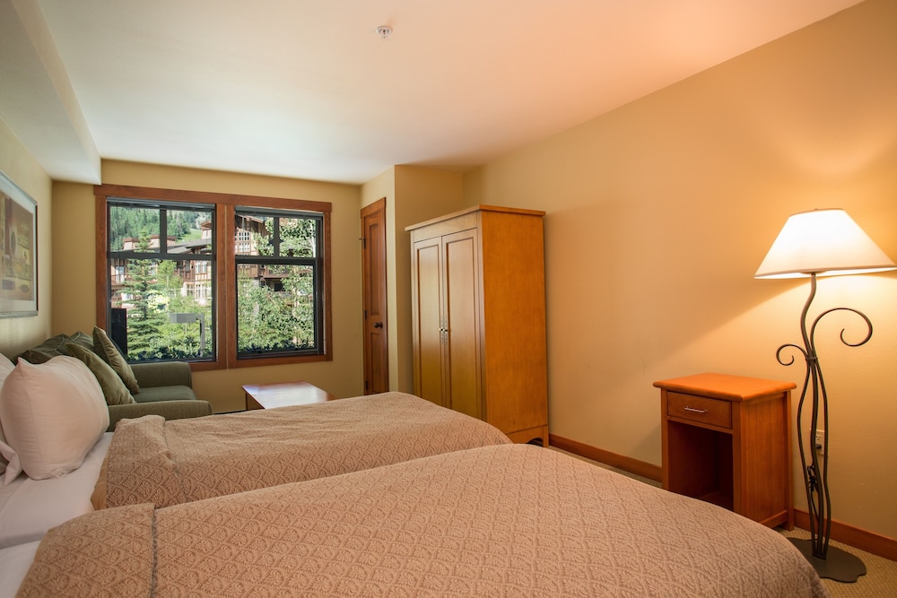 Condo, 2 Bedrooms photo 3