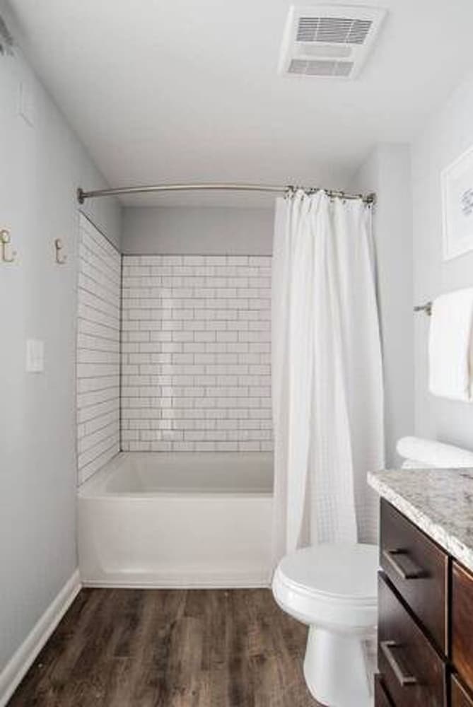 Cozysuites TWO Stylish Apts Monument Circle Indy, Photo 12