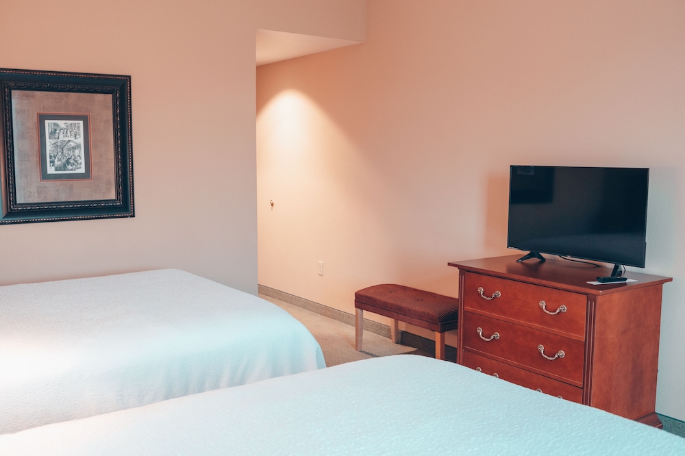 Standard Room, 2 Queen Beds - Photo 4
