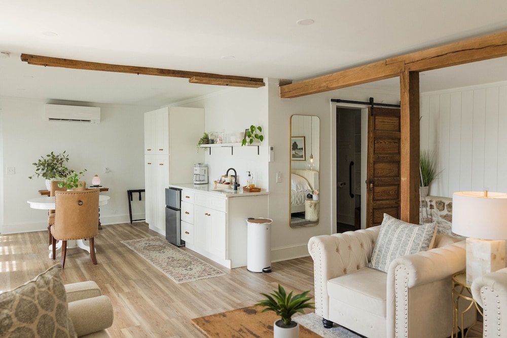 Romantic Double Room, Ensuite, Garden View (Private)