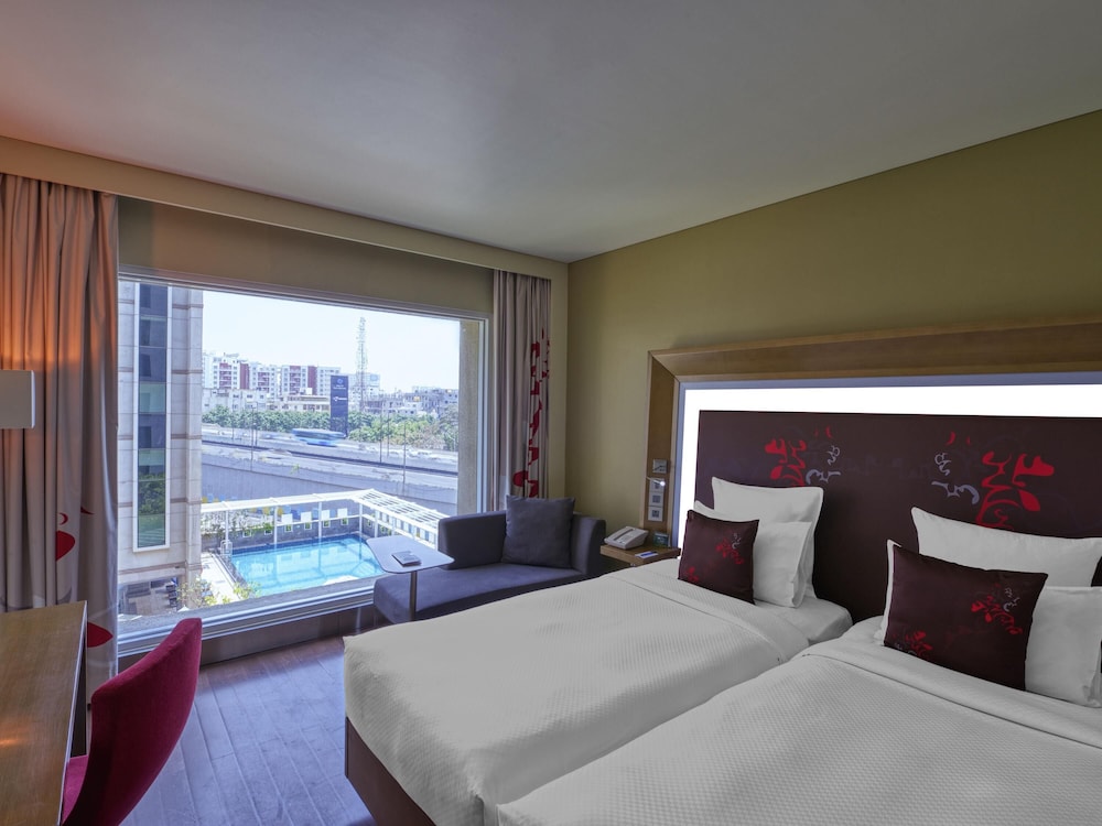 Premier Room, 2 Twin Beds - Photo 6