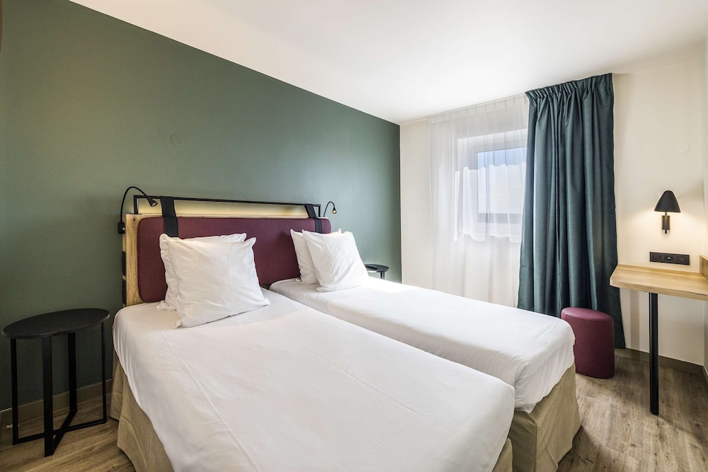 Standard Room, Multiple Beds photo 3