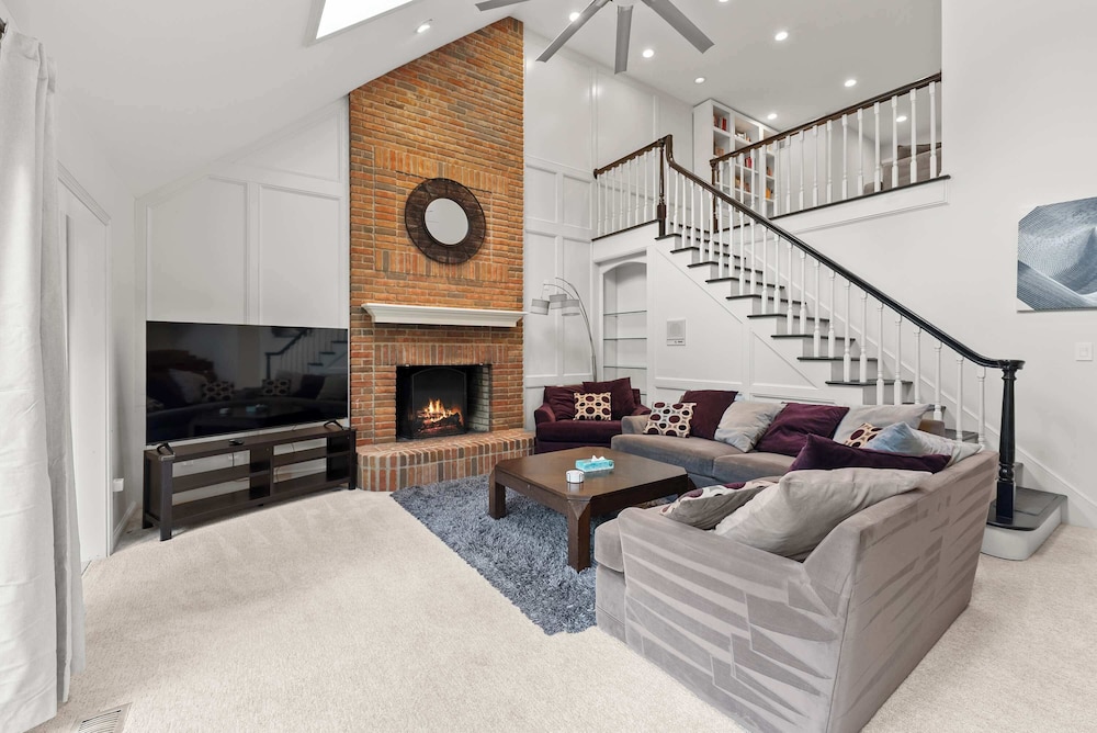 House, Multiple Beds, Patio, Garden View (The Gahanna Grand)