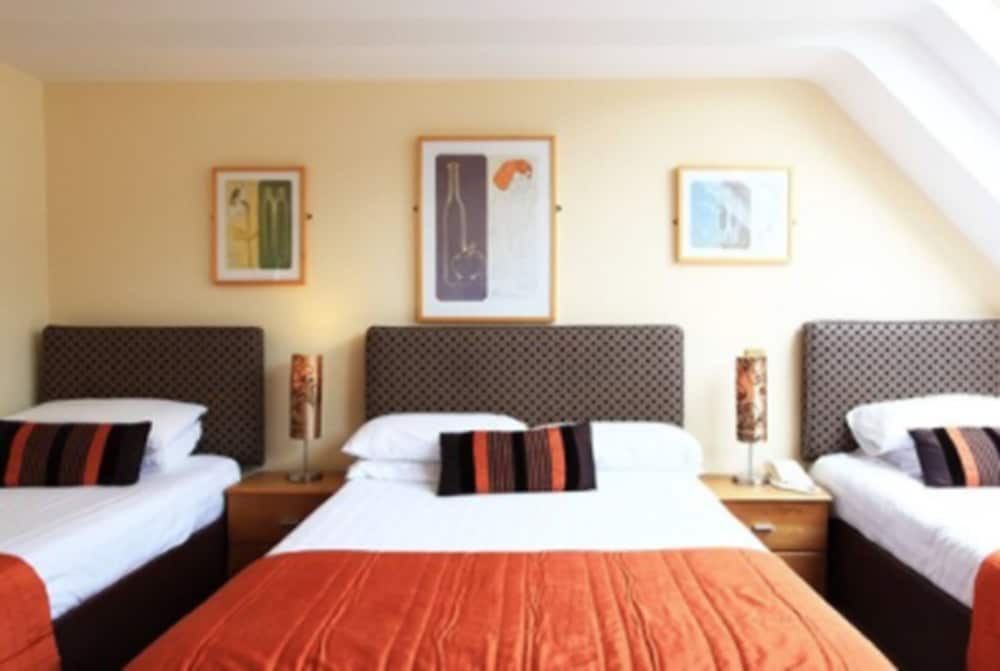 Twin Room - Photo 1