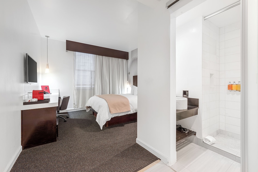Deluxe Room, 1 Queen Bed, Non Smoking