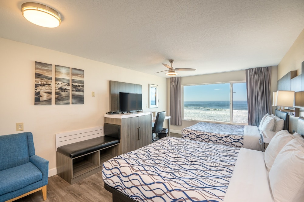 Standard Room, 2 Queen Beds, Oceanfront photo 3