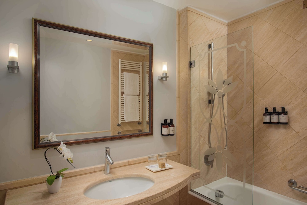 Standard Room - Photo 9