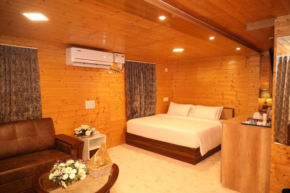 Superior Suite - Photo 1