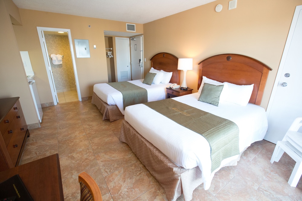 Standard Room, 2 Double Beds, Partial Sea View photo 1