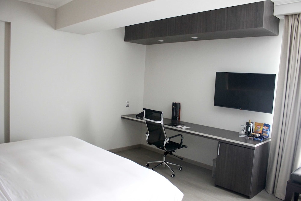 Junior Suite, 1 Double Bed - Photo 6
